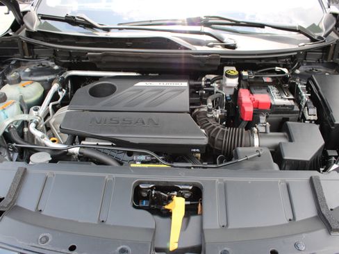 Certified 2022 Nissan Rogue SV w/ SV Premium Package AWD/4WD image 33