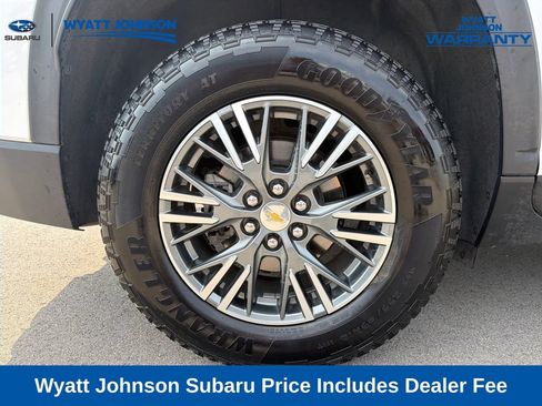 Used 2025 Chevrolet Traverse LT AWD/4WD image 9