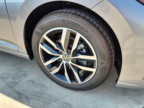 New 2025 Volkswagen Jetta SE image 9