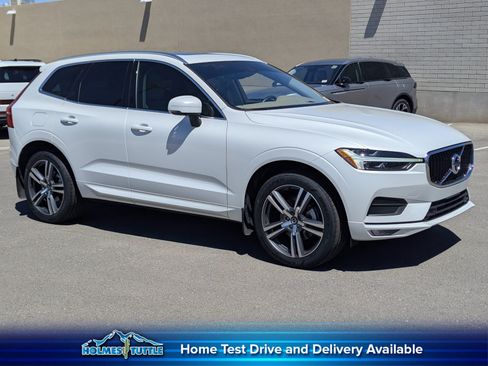 Used 2021 Volvo XC60 T5 Momentum w/ Advanced Package AWD/4WD image 1