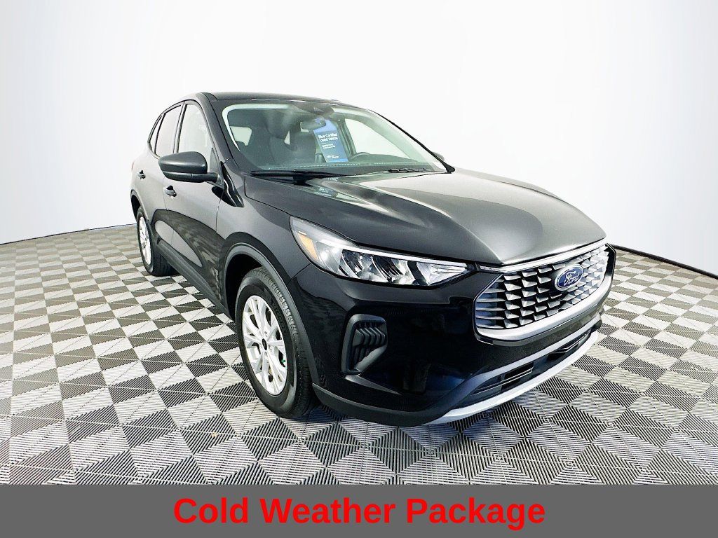 Used 2025 Ford Escape Active w/ Cold Weather Package FWD image 4