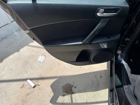 Used 2012 MAZDA MAZDA3 i Sport FWD image 13