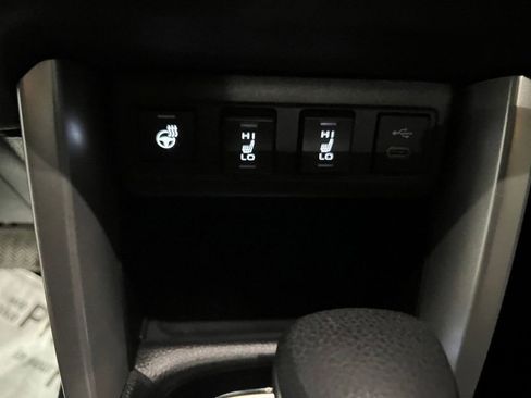 Used 2023 Toyota Corolla Cross LE image 32