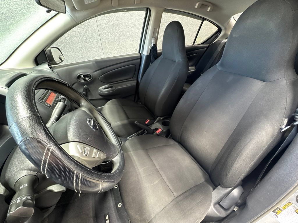 Used 2015 Nissan Versa S FWD image 8