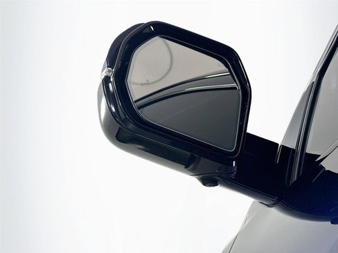 Used 2023 Toyota Tundra Platinum w/ Advanced Package image 5