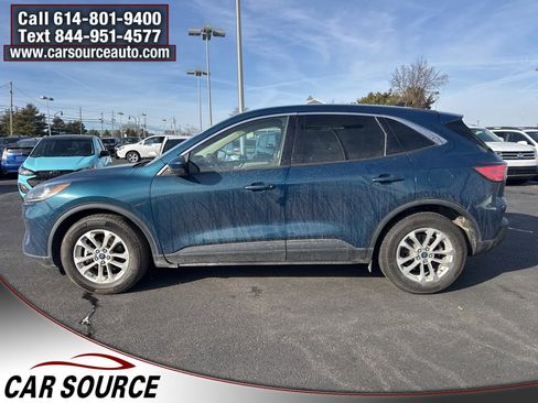 Used 2020 Ford Escape SE image 3