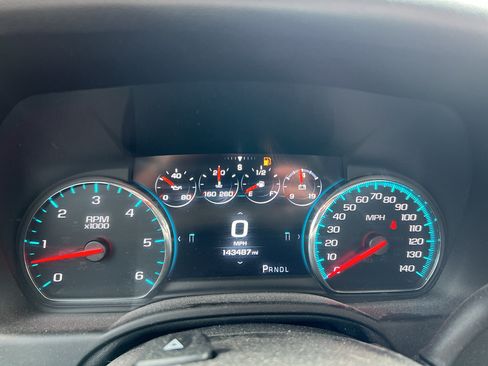 Used 2019 Chevrolet Suburban Premier AWD/4WD image 14