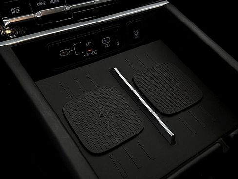 Certified 2025 Hyundai Santa Fe Limited image 16