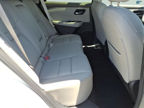 Certified 2023 Nissan Rogue SL AWD/4WD image 28