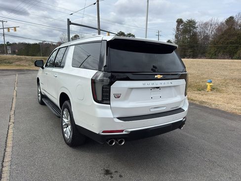 Used 2025 Chevrolet Suburban Premier w/ Sun And Tow Package image 4