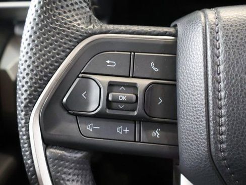 Certified 2024 Toyota Tacoma TRD Off-Road AWD/4WD image 19