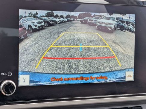 Used 2025 Toyota Camry SE FWD image 29
