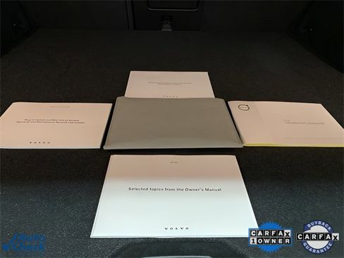 Used 2025 Volvo XC40 B5 Core image 75