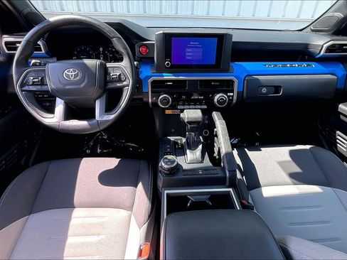 Used 2025 Toyota Tacoma TRD Off-Road w/ TRD Off Road Upgrade Package AWD/4WD image 19