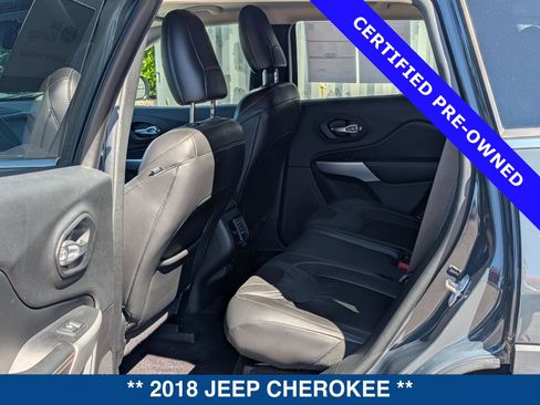 Used 2018 Jeep Cherokee Latitude Plus image 13