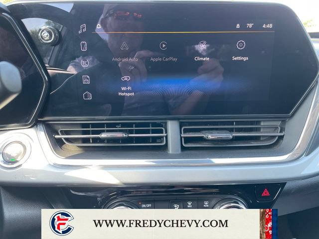 Used 2025 Chevrolet Trax LT FWD image 19