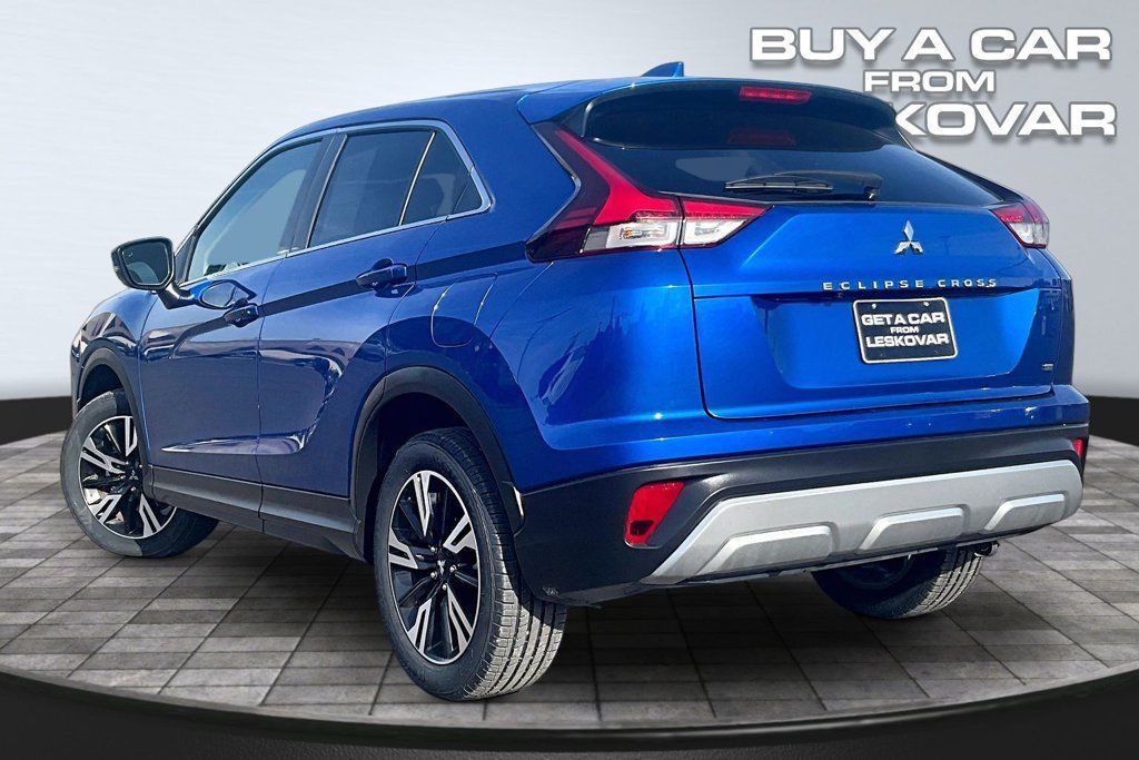 Used 2025 Mitsubishi Eclipse Cross SE AWD/4WD image 2