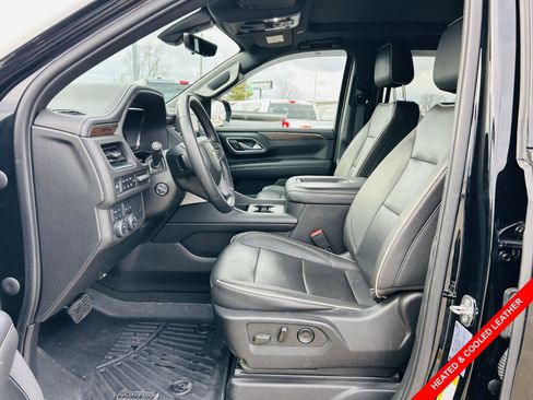 Used 2022 Chevrolet Suburban Premier image 3