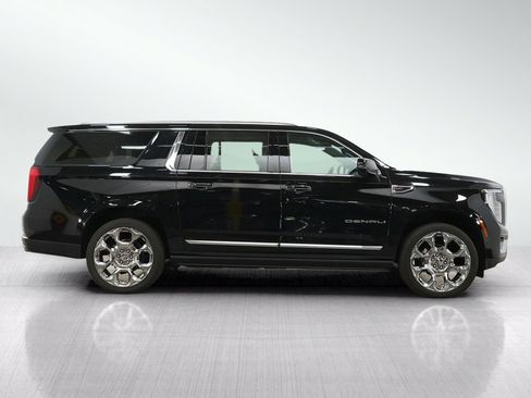 Used 2025 GMC Yukon XL Denali w/ Denali Reserve Package AWD/4WD image 6