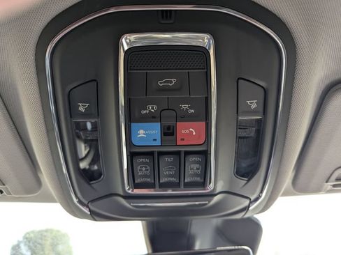 Used 2023 Jeep Grand Cherokee 4WD 4xe w/ Luxury Tech Group II image 23