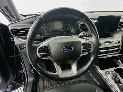 Used 2021 Ford Explorer XLT w/ Equipment Group 202A AWD/4WD image 11
