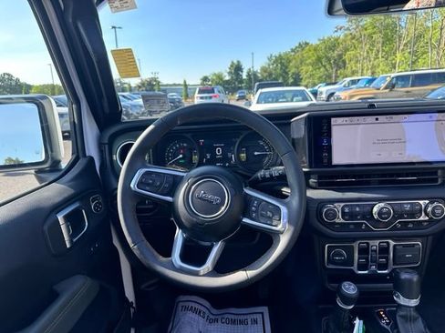 Used 2024 Jeep Wrangler High Altitude AWD/4WD image 19
