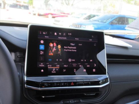 New 2026 Jeep Compass Latitude image 22