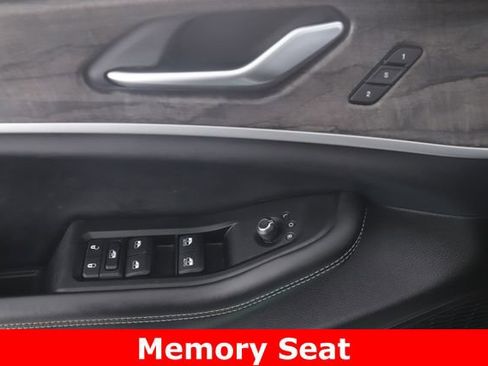 Used 2023 Jeep Grand Cherokee L Limited w/ MOPAR Finishing Package AWD/4WD image 19
