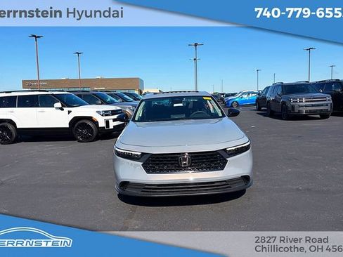 Used 2025 Honda Accord SE image 2