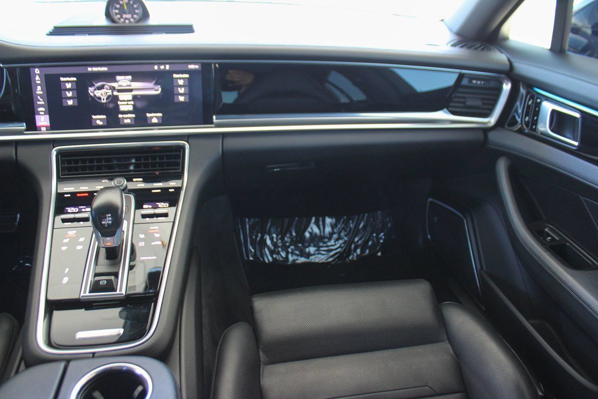 Used 2019 Porsche Panamera 4 AWD/4WD image 21