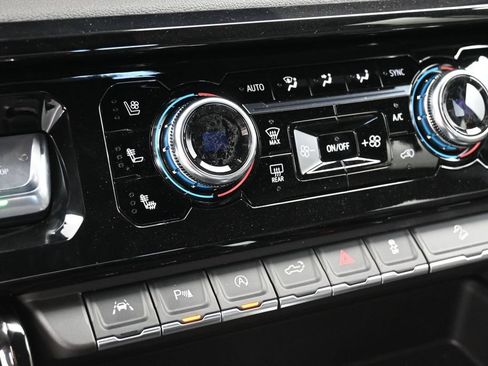 New 2026 GMC Sierra 1500 AT4 w/ AT4 Premium Package AWD/4WD image 26