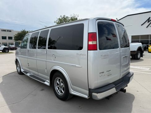Used 2012 GMC Savana 1500 RWD image 2