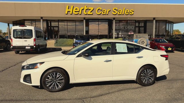 Used 2025 Nissan Altima 2.5 SV AWD/4WD image 5