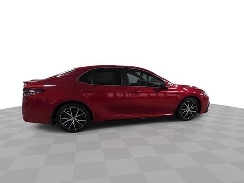 Used 2022 Toyota Camry SE w/ Convenience Package FWD image 9