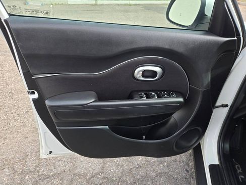 Used 2017 Kia Soul FWD image 19