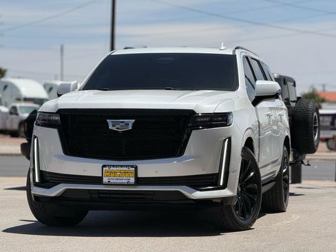 Used 2021 Cadillac Escalade Sport w/ Driver Assist Tech Package AWD/4WD image 4