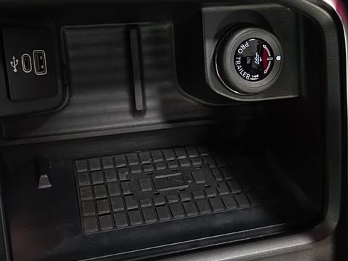 Used 2025 Ford Expedition Max Platinum AWD/4WD image 27