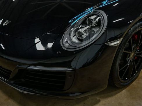 Used 2017 Porsche 911 Carrera image 3