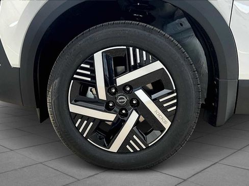 New 2026 Nissan Kicks SV image 9