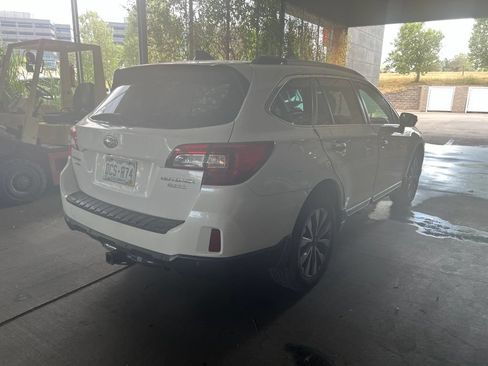 Used 2017 Subaru Outback 2.5i Touring w/ Popular Package #5A AWD/4WD image 3
