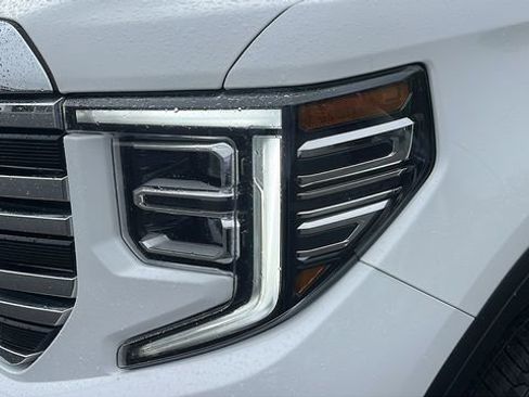 Used 2026 GMC Sierra 1500 SLT AWD/4WD image 7