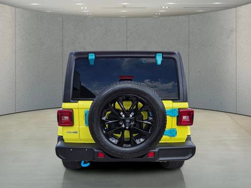 Used 2023 Jeep Wrangler Unlimited Sahara AWD/4WD image 4