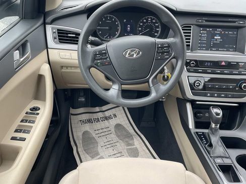 Used 2017 Hyundai Sonata SE image 13