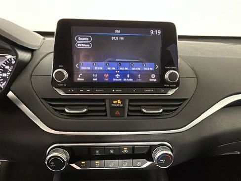 Used 2019 Nissan Altima 2.5 S FWD image 23