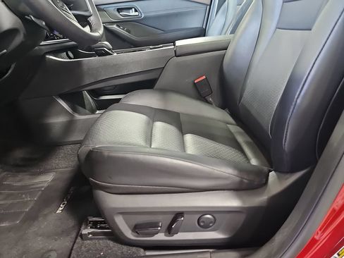Used 2023 Nissan Rogue SV w/ SV Premium B Package AWD/4WD image 29