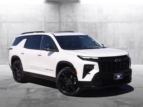 Used 2024 Chevrolet Traverse RS w/ LPO, Floor Liner Package image 2