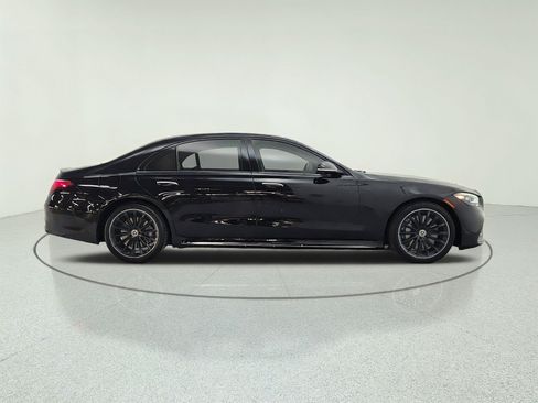 Used 2023 Mercedes-Benz S 500 4MATIC image 4