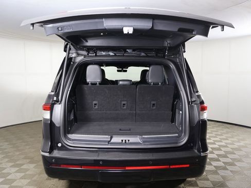 Used 2022 Lincoln Navigator Reserve AWD/4WD image 21