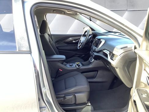 Used 2024 GMC Terrain SLE w/ Driver Convenience Package image 13