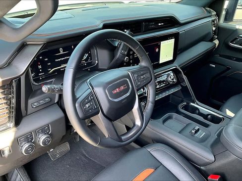 Used 2025 GMC Sierra 2500 AT4 w/ AT4 Premium Plus Package image 17